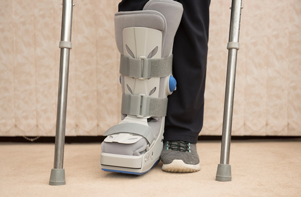 Winter Sports Injuries: Sprains, Strains, and Fractures – What to Do and When to Seek Urgent Care